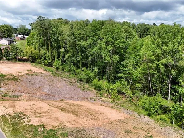29 & 30 Meadowlark Rd, Mount Airy, NC 27030