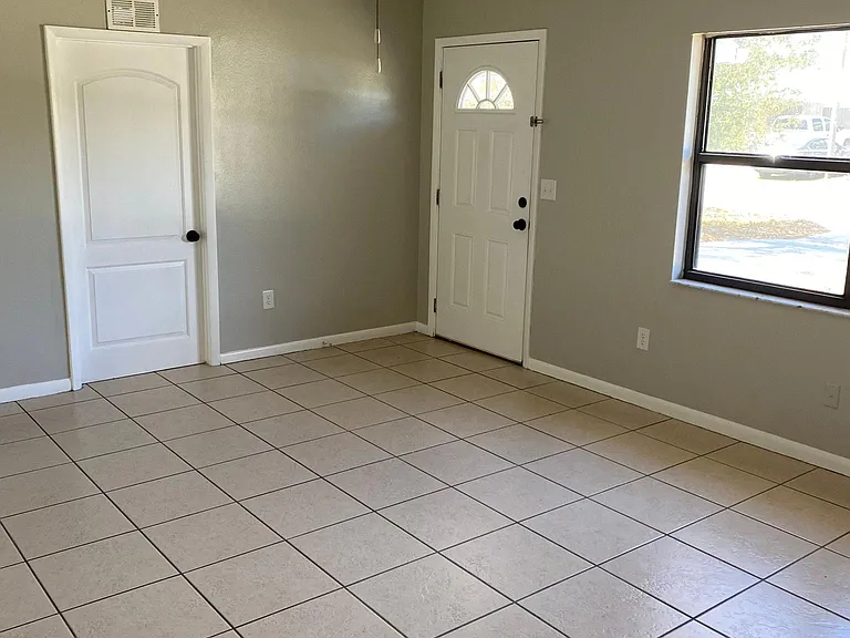 622 Lemans Dr — Photo 7