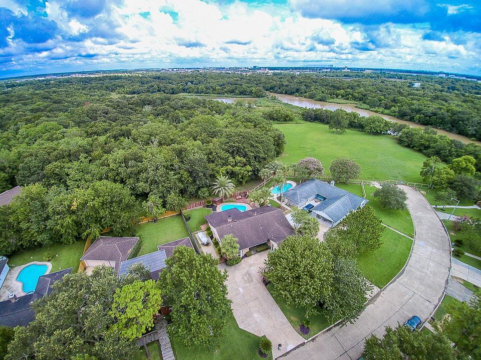 1st image of 1904 Aggie Ln