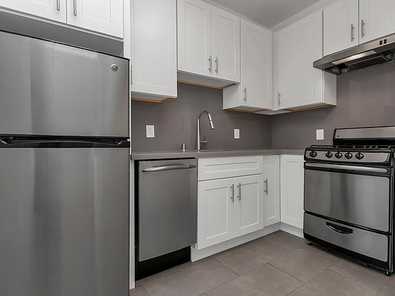 5th image of 345 Fulton St #60436882
