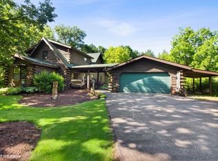 14717 Azalea Ln, Woodstock, IL 60098