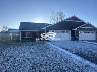 513 S Brookview Ln SW, Isanti, MN 55040