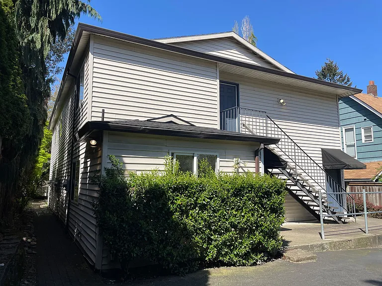 2230 SE Yamhill St #1 — Photo 2