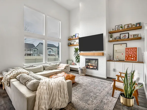 156 N Valcrest Dr, Saratoga Springs, UT 84045