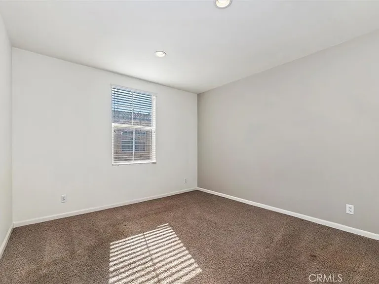 4433 Owens St — Photo 28