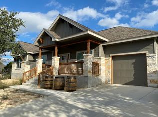 837 Cougar Dr, Canyon Lake, TX 78133