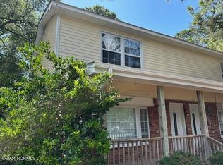 422 E Leonard St #A, Southport, NC 28461