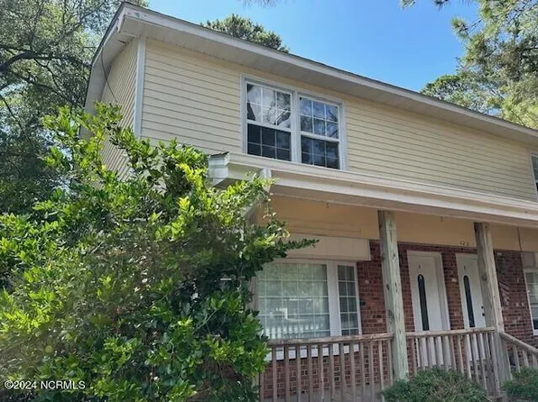 422 E Leonard St #A, Southport, NC 28461