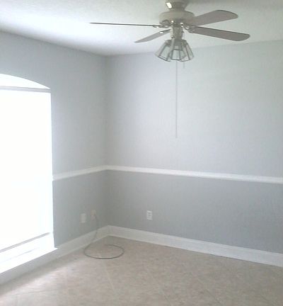 5th image of 136 Village Green Ave