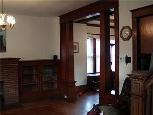 4th image of 27 Elmwood Park S