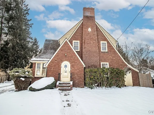 903 4th St, Liverpool, NY 13088
