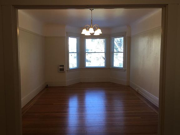 2nd image of 1959 Oak St APT 3