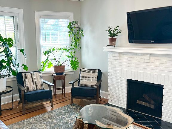 3rd image of 3204 Observatory Ave #1