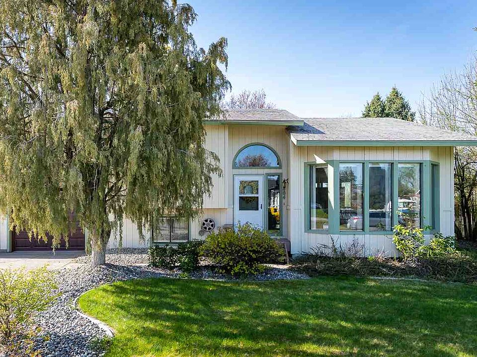 1st image of 3504 E Clover Park Ave