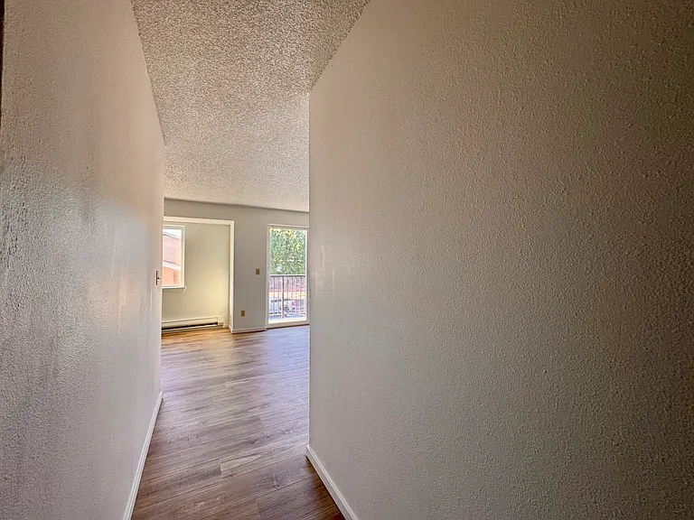 1633 Maple Ln #H4 — Photo 9