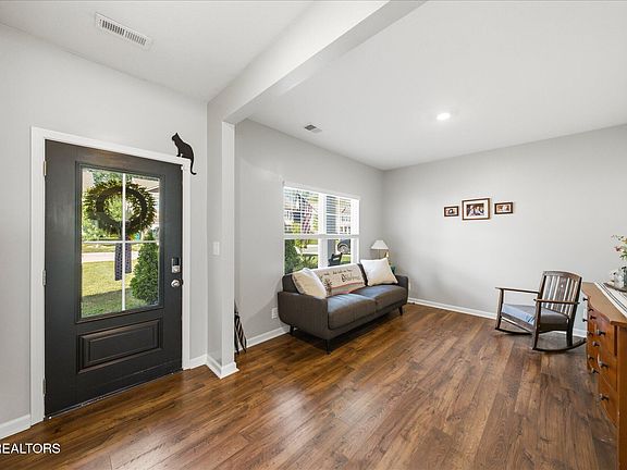 5th image of 4745 Willow Bluff Cir