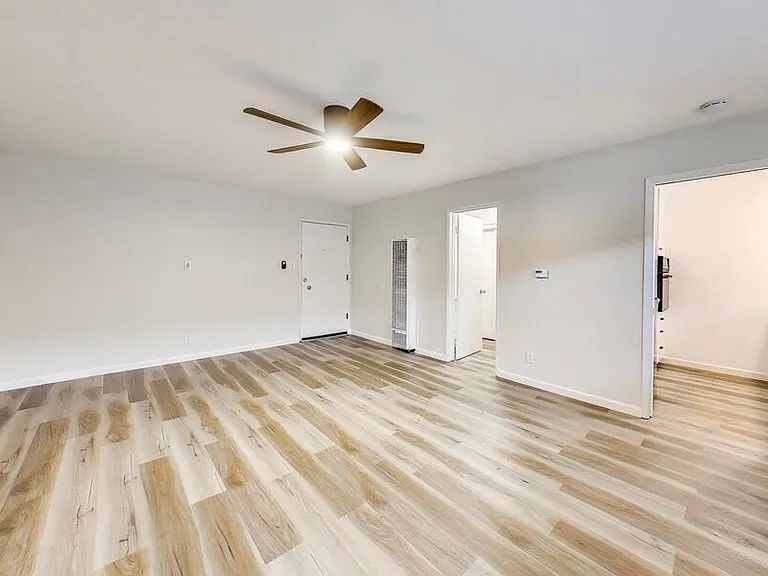 1348 Laurel St #6 — Photo 9