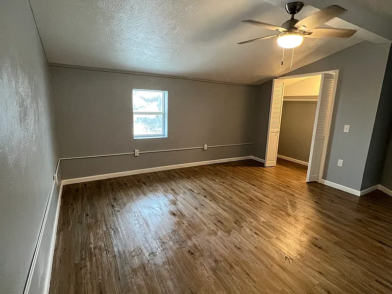 121 W Madison St #4 — Photo 3