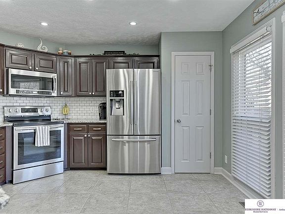 4th image of 12084 Binney St