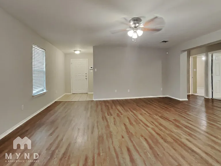1001 Apollo Cir — Photo 4