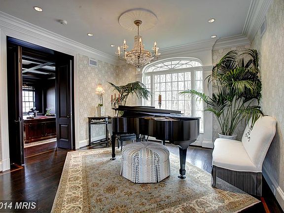 3rd image of 8508 Country Club Dr