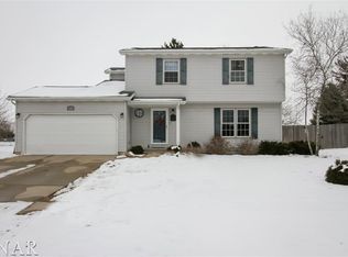 1101 Chatham Ln, Bloomington, IL