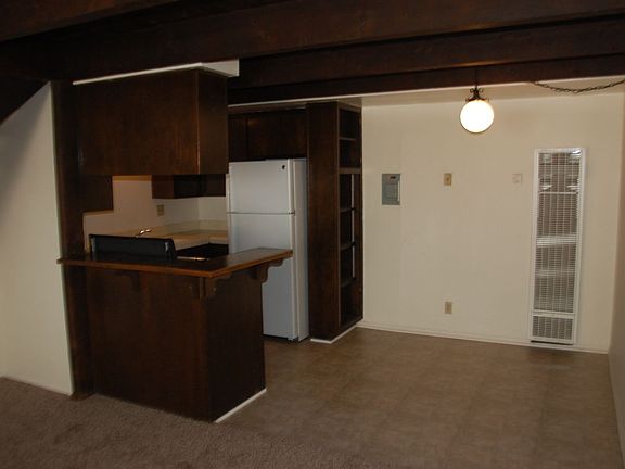 4th image of 2025 Bath St APT 25