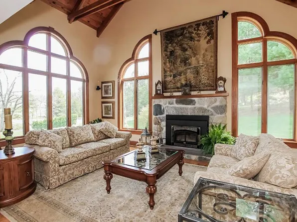 70 Rock A Dundee Rd, Hampden, MA 01036