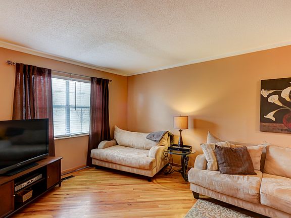 4th image of 1800 Sedgewick Dr