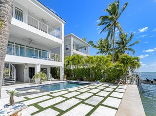 2 Man O War Dr, Marathon, FL 33050