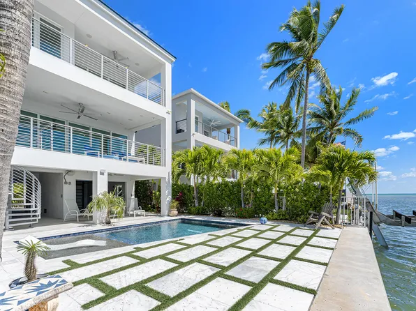 2 Man O War Dr, Marathon, FL 33050