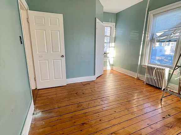 5th image of 29 Astor St Floor 1