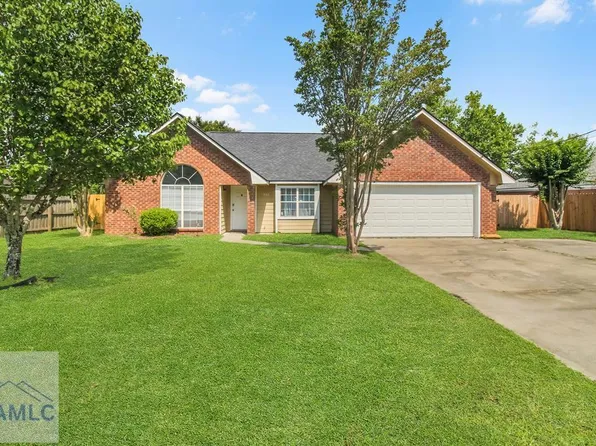 902 Shady Ln, Hinesville, GA 31313