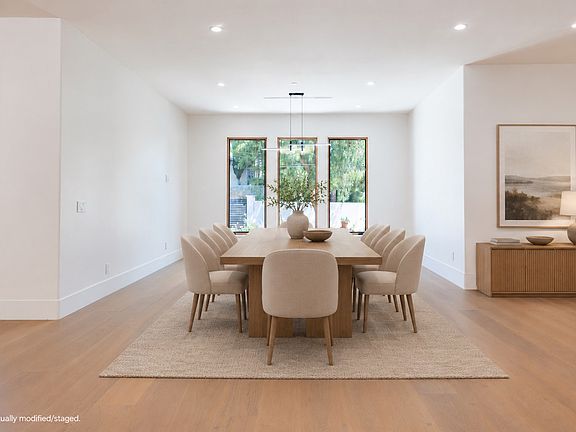 Dining Room (virtually staged/digitally altered)