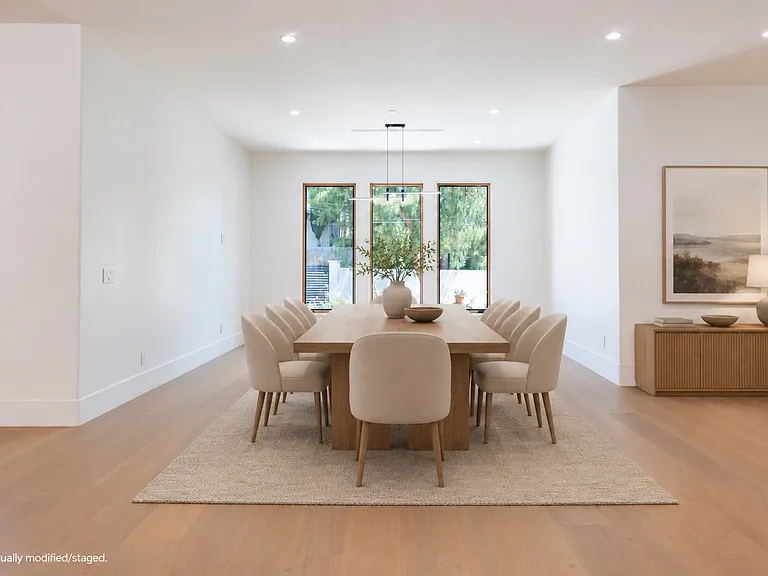Dining Room (virtually staged/digitally altered)