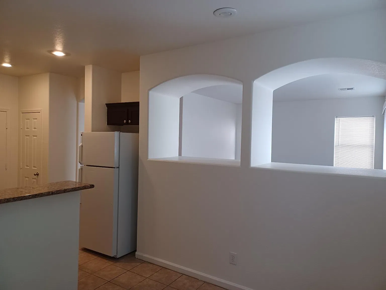 3 bed, 2.5 bath, 1387 sqft, $1,875 — Photo 2