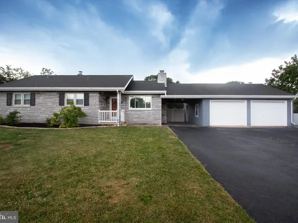 1912 Fry Loop Ave, Carlisle, PA 17013