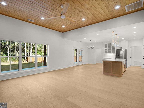 5th image of 140 Cambridge Ct