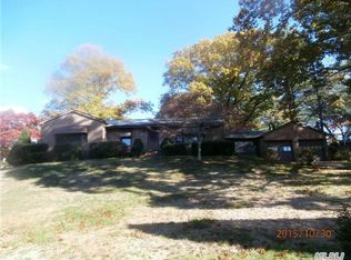 18 Marcher Ave, Huntington Station, NY 11746