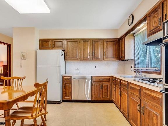 4th image of 5 Rosario Ct