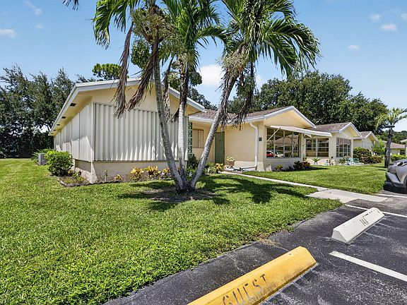 3rd image of 5181 LAKEFRONT Boulevard #B