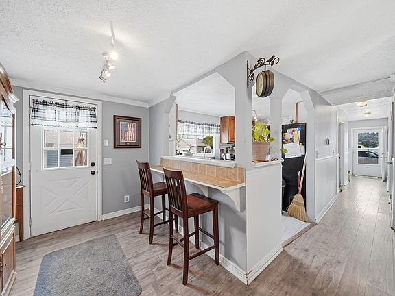 5th image of 4022 Donnely Rd