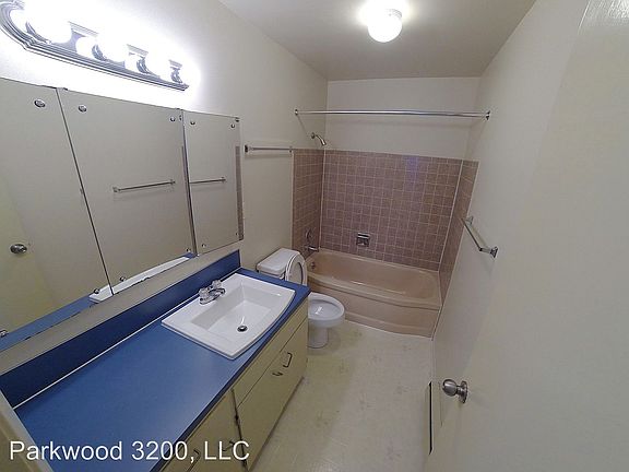 5th image of 3200 NE 140th St APT 6