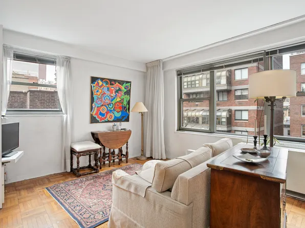 360 East 72nd Street image 3 of 6