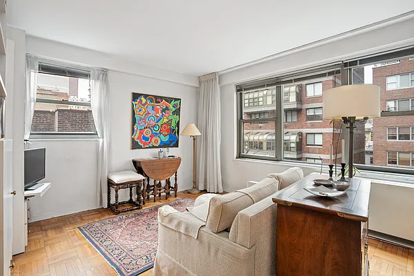 house on the hill トップス&レギンス　2点セット 360 East 72nd Street #B804 in Lenox Hill, Manhattan | StreetEasy