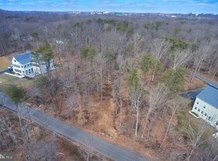 11320 Crescent Dr, Fairfax, VA 22030