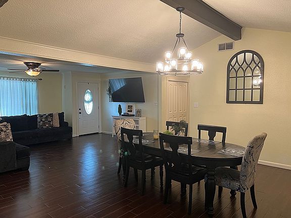5th image of 389 Moss Bluff Dr