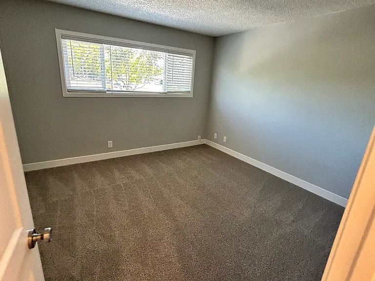 3295 Brookdale Dr #4 — Photo 22