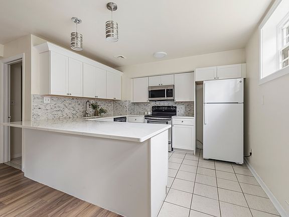 2nd image of 206 Main St #23A