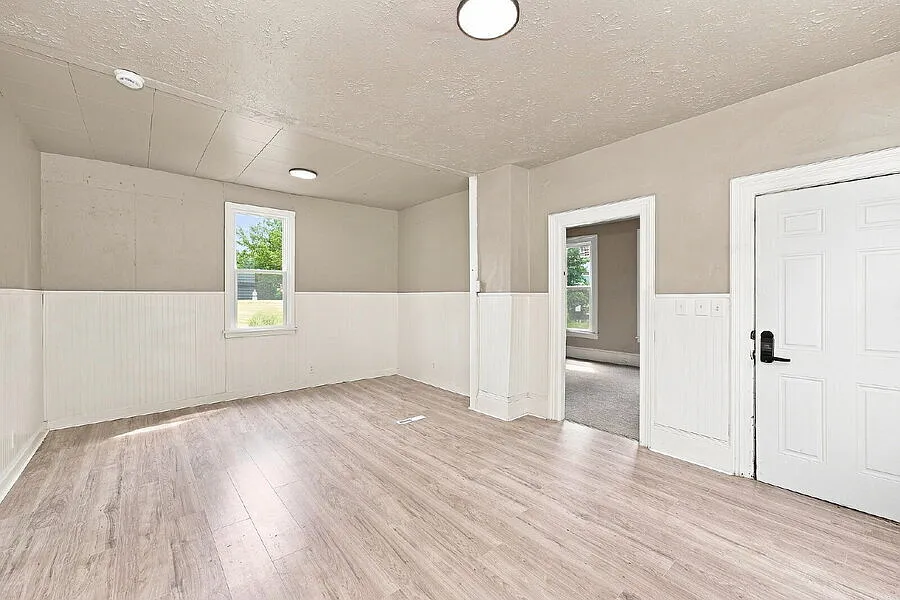 3-Bedroom Down Duplex Unit with Essential Appliances in Cleveland (Welcome Section 8) — Photo 3